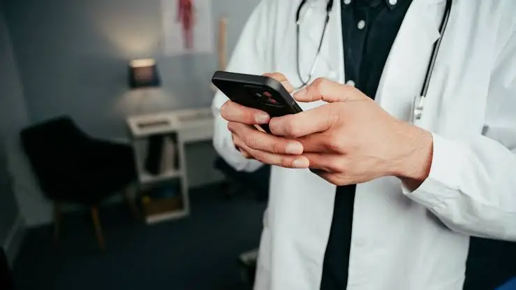 ¿Qué es un video institucional para clínicas y hospitales?